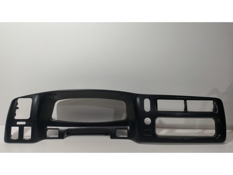 Recambio de molduras delanteras para mitsubishi l 200 (k6/7) 2500 td glx (4-ptas.) referencia OEM IAM MR117494 78781 