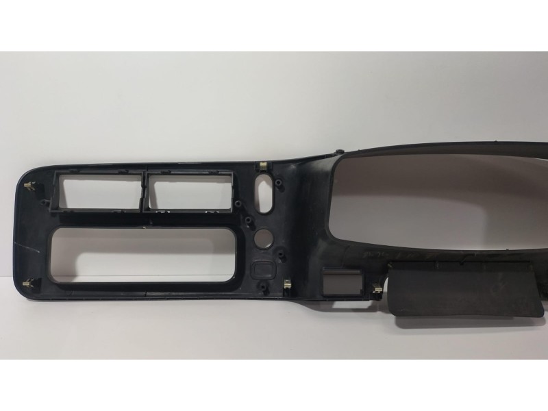 Recambio de molduras delanteras para mitsubishi l 200 (k6/7) 2500 td glx (4-ptas.) referencia OEM IAM MR117494 78781 