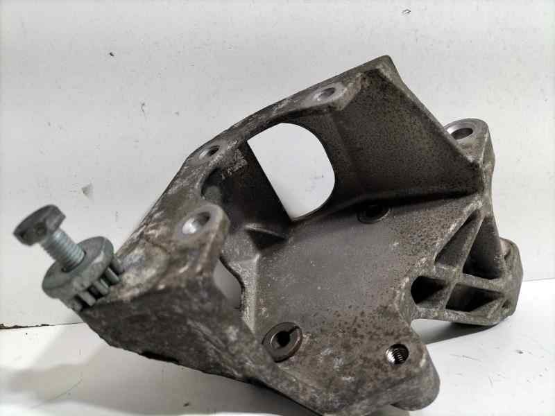 Recambio de soporte motor para volkswagen golf iii berlina (1h1) 1.8 referencia OEM IAM 028145523D 84671 