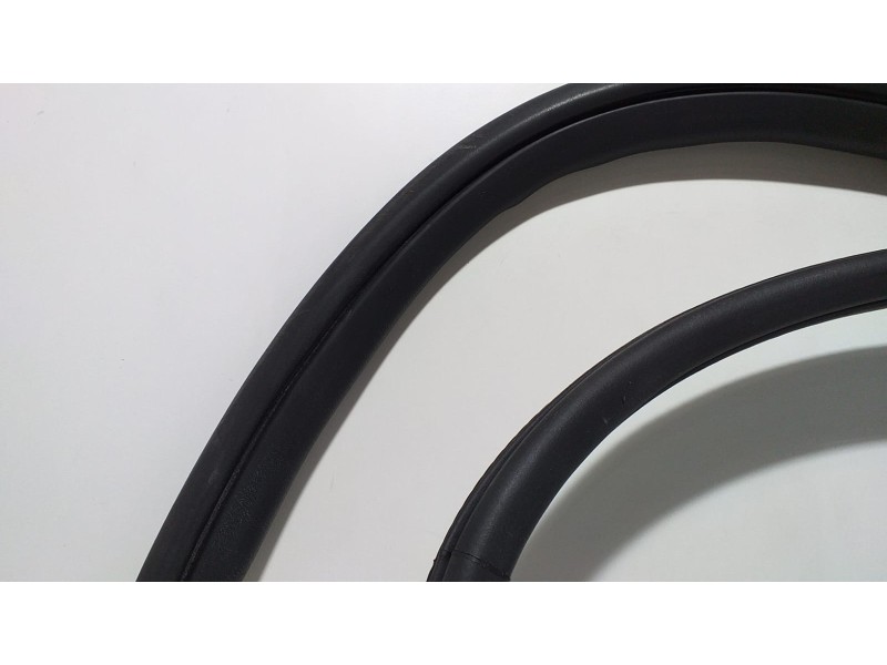 Recambio de goma contorno para jaguar s-type 2.7 v6 diesel classic referencia OEM IAM 7G 61728 