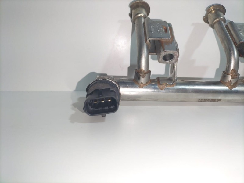 Recambio de rampa inyectora para ford focus lim. (cb8) 1.0 ecoboost cat referencia OEM IAM 0261555132 78931 R