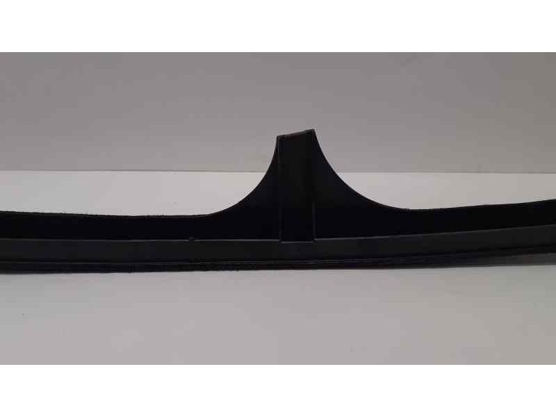 Recambio de molduras traseras para mercedes-benz clase e (w210) berlina diesel 290 turbodiesel (210.017) referencia OEM IAM A210