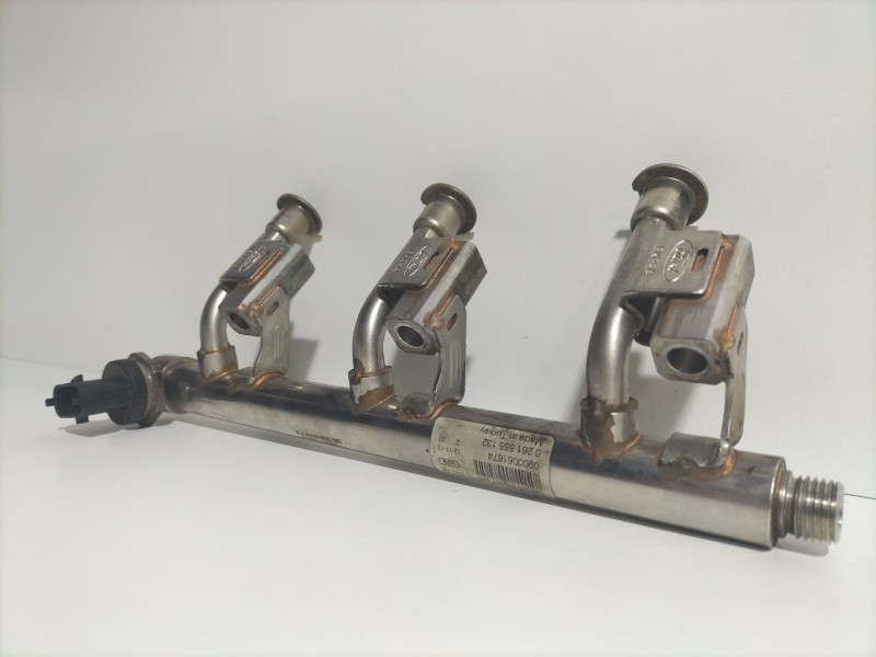 Recambio de rampa inyectora para ford focus lim. (cb8) 1.0 ecoboost cat referencia OEM IAM 0261555132 78931 R