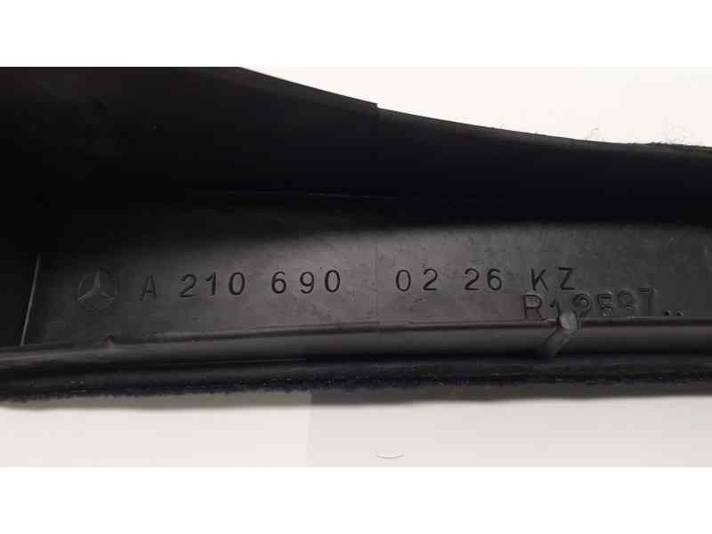 Recambio de molduras traseras para mercedes-benz clase e (w210) berlina diesel 290 turbodiesel (210.017) referencia OEM IAM A210