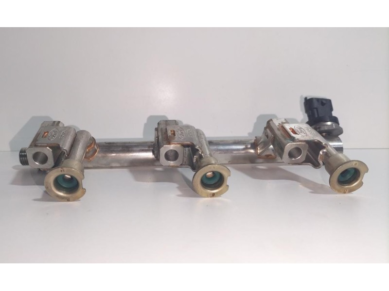 Recambio de rampa inyectora para ford focus lim. (cb8) 1.0 ecoboost cat referencia OEM IAM 0261555132 78931 R