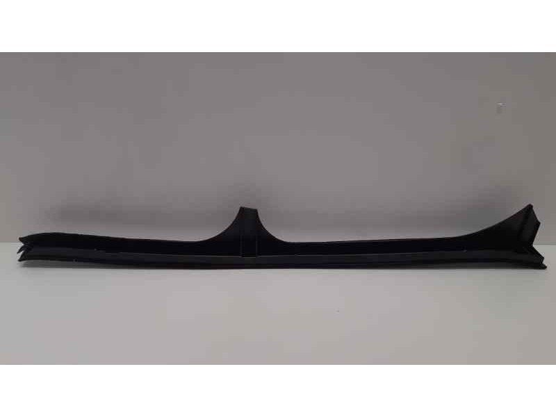 Recambio de molduras traseras para mercedes-benz clase e (w210) berlina diesel 290 turbodiesel (210.017) referencia OEM IAM A210