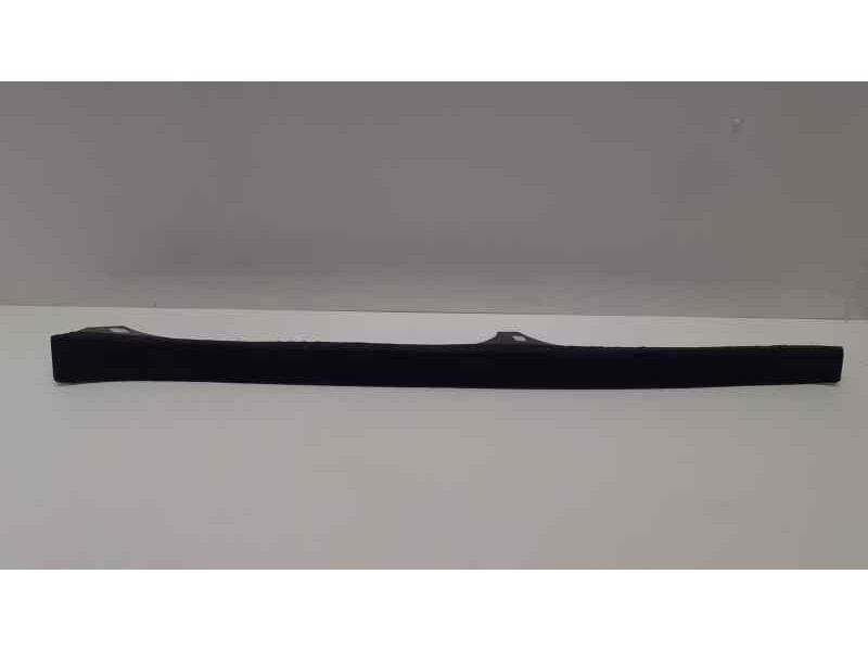 Recambio de molduras traseras para mercedes-benz clase e (w210) berlina diesel 290 turbodiesel (210.017) referencia OEM IAM A210