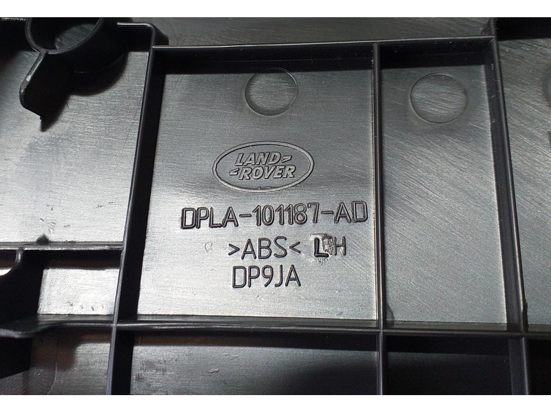 Recambio de molduras traseras para land rover range rover sport autobiography hybrid referencia OEM IAM DPLA101187AD 70540 R