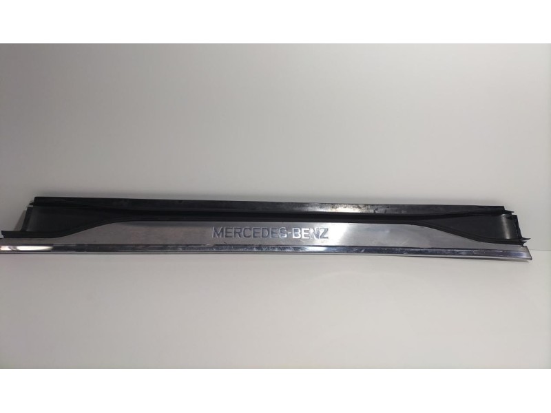 Recambio de molduras delanteras para mercedes-benz clase sl (w129) referencia OEM IAM 1296800335 79000  Recambio de molduras delanteras para mercedes-benz clase sl (w129) referencia OEM IAM 1296800335 79000