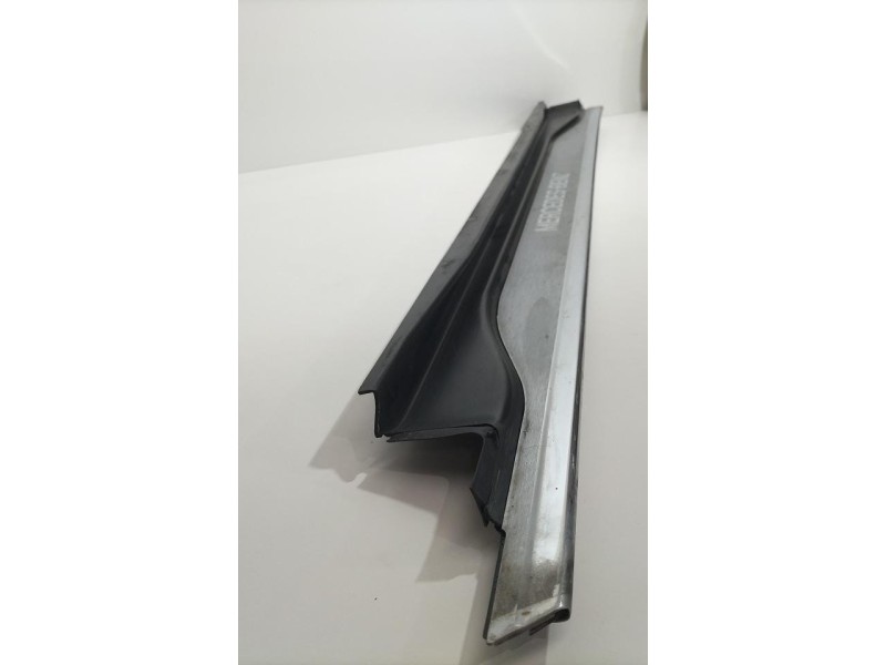 Recambio de molduras delanteras para mercedes-benz clase sl (w129) referencia OEM IAM 1296800335 79000  Recambio de molduras delanteras para mercedes-benz clase sl (w129) referencia OEM IAM 1296800335 79000