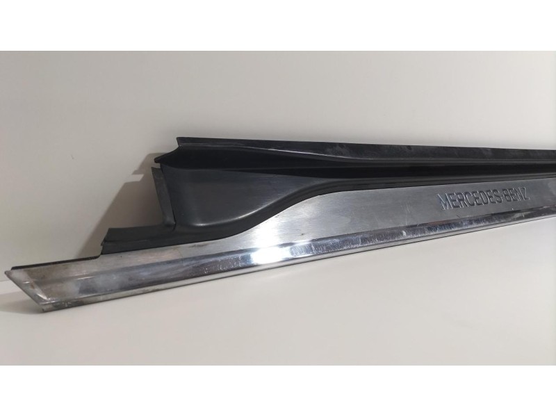Recambio de molduras delanteras para mercedes-benz clase sl (w129) referencia OEM IAM 1296800335 79000  Recambio de molduras delanteras para mercedes-benz clase sl (w129) referencia OEM IAM 1296800335 79000