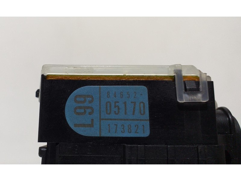 Recambio de mando limpia para toyota corolla verso (r1) 2,2 d-4d sport referencia OEM IAM 8465205170 61778 