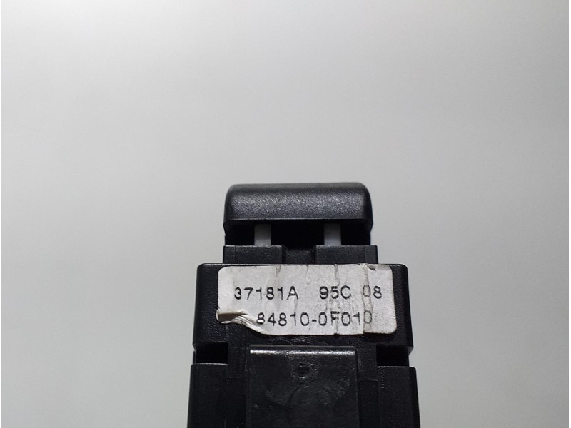 Recambio de mando elevalunas delantero derecho para toyota corolla verso (r1) 2,2 d-4d sport referencia OEM IAM 848100F010 61810