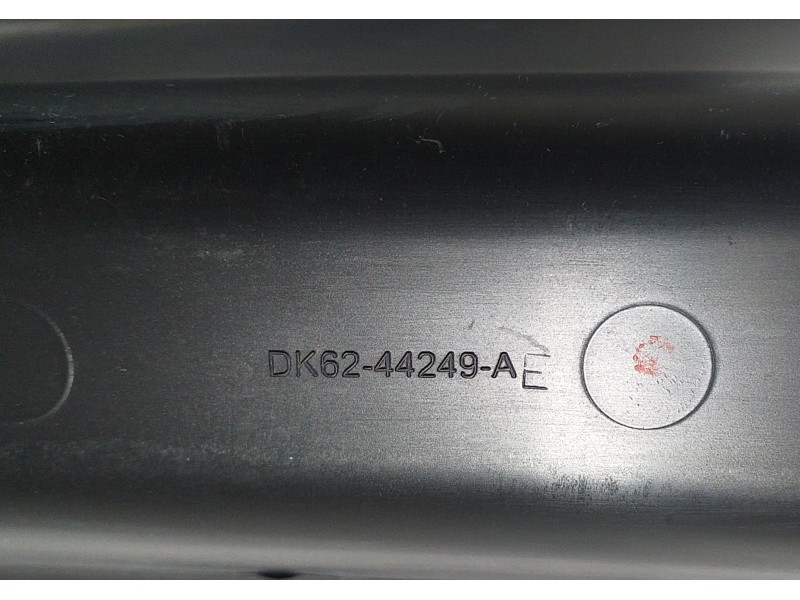 Recambio de molduras traseras para land rover range rover sport autobiography hybrid referencia OEM IAM DK6244249AE 70586 R