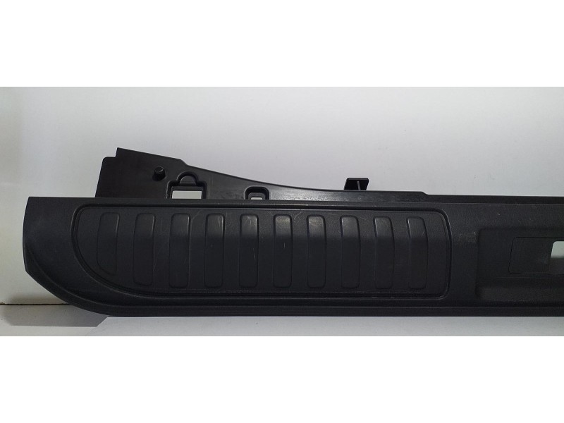 Recambio de guarnecido porton trasero para land rover range rover sport autobiography hybrid referencia OEM IAM DK62425A92A 7058