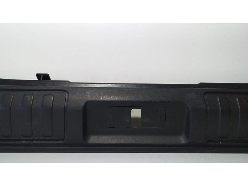 Recambio de guarnecido porton trasero para land rover range rover sport autobiography hybrid referencia OEM IAM DK62425A92A 7058