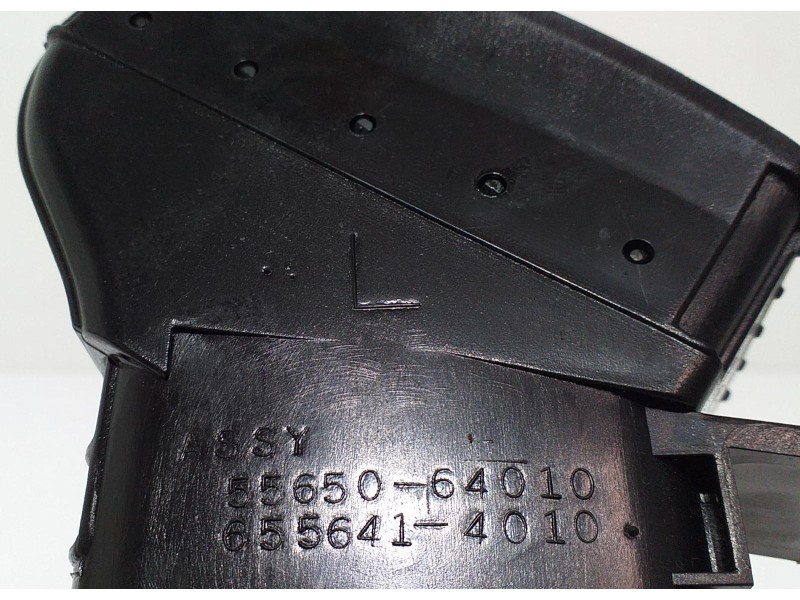 Recambio de rejilla aireadora para toyota corolla verso (r1) 2,2 d-4d sport referencia OEM IAM 6556414010 61835 