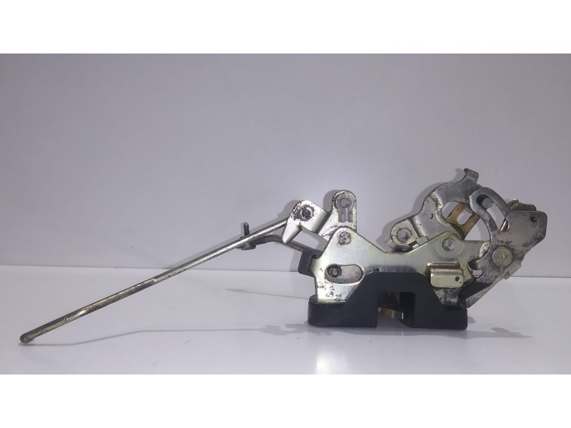 Recambio de cerradura puerta trasera izquierda para isuzu trooper ubs 17 competition referencia OEM IAM 4JB1T 50259 