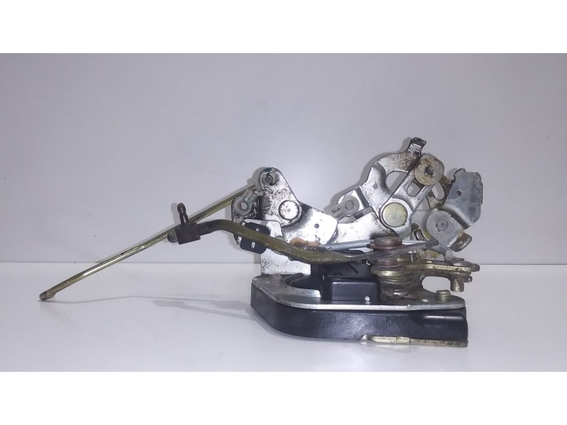 Recambio de cerradura puerta trasera derecha para isuzu trooper ubs 17 competition referencia OEM IAM 4JB1T 50260 