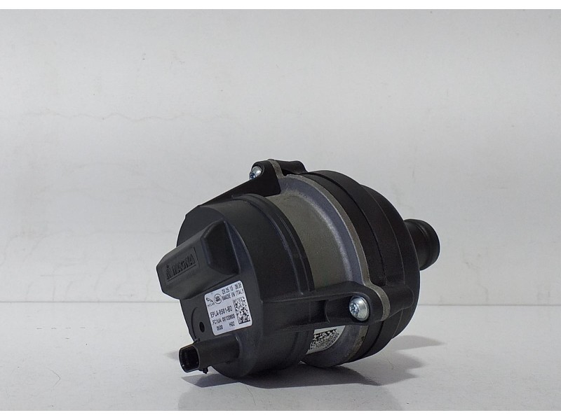 Recambio de bomba agua para land rover range rover sport autobiography hybrid referencia OEM IAM EPLA8501BD 70606 R
