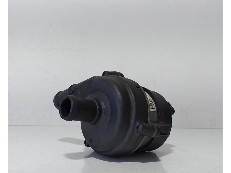 Recambio de bomba agua para land rover range rover sport autobiography hybrid referencia OEM IAM EPLA8501BD 70608 R