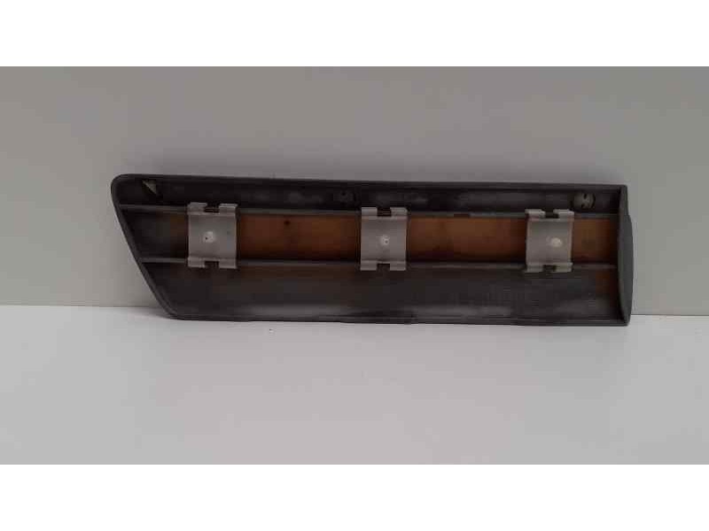 Recambio de molduras delanteras para mercedes-benz clase e (w210) berlina diesel 290 turbodiesel (210.017) referencia OEM IAM A2