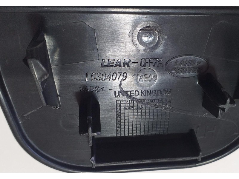 Recambio de molduras delanteras para land rover range rover sport autobiography hybrid referencia OEM IAM L0384079 70638 R