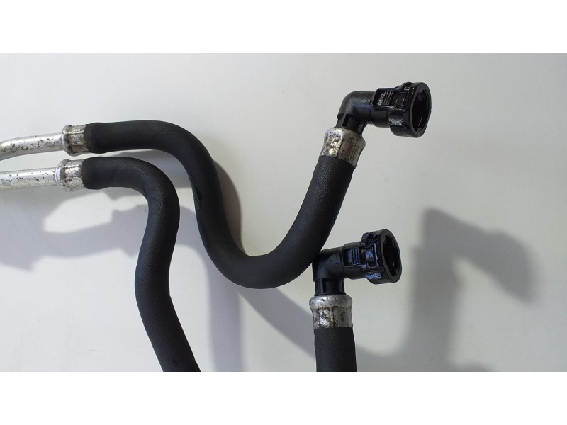 Recambio de tubo para land rover range rover sport autobiography hybrid referencia OEM IAM GPLA7R081CB 70666 R