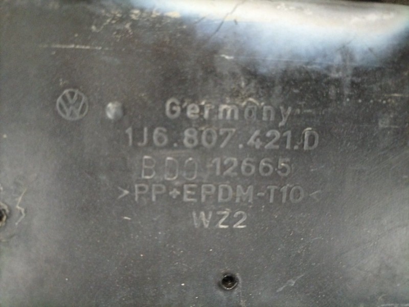 Recambio de paragolpes trasero para volkswagen golf iv berlina (1j1) highline 4motion referencia OEM IAM 1J6807421D 79162 