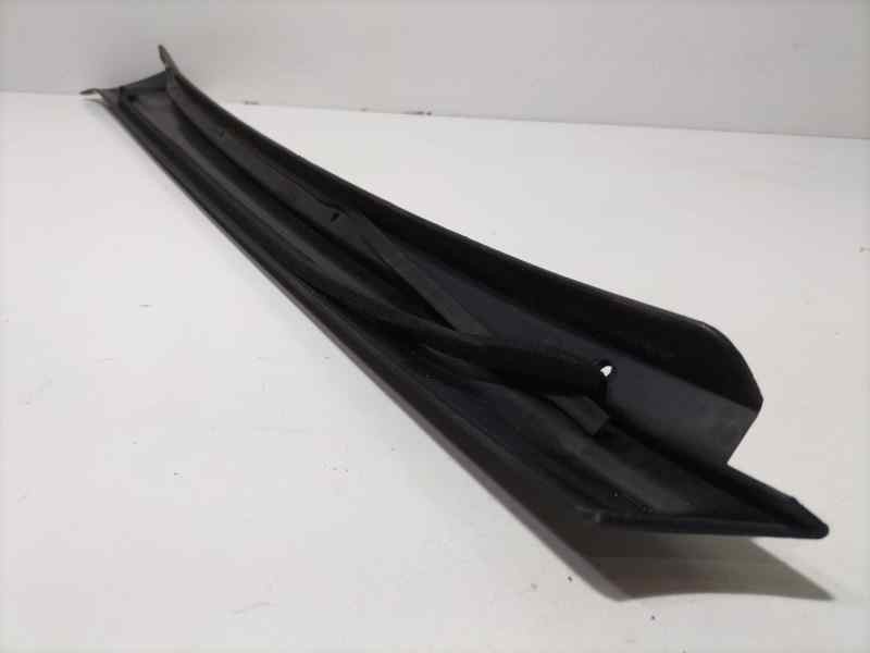 Recambio de molduras delanteras para land rover range rover (lp) 4.6 referencia OEM IAM DCB101270 82517 