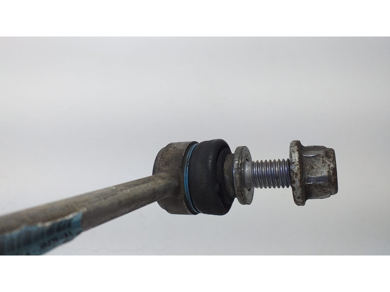 Recambio de bieleta estabilizadora delantera derecha para land rover range rover sport autobiography hybrid referencia OEM IAM C
