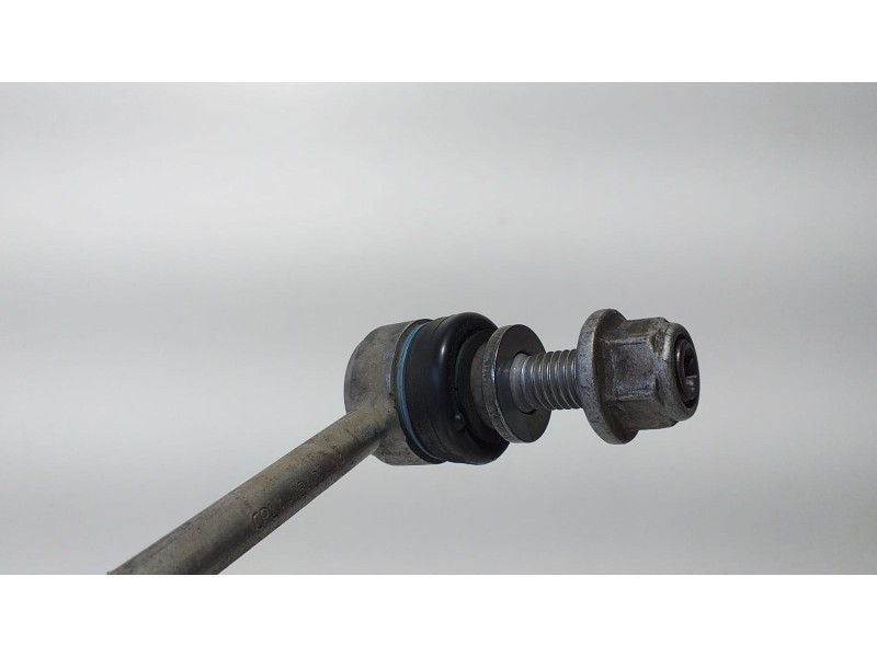 Recambio de bieleta estabilizadora delantera derecha para land rover range rover sport autobiography hybrid referencia OEM IAM C