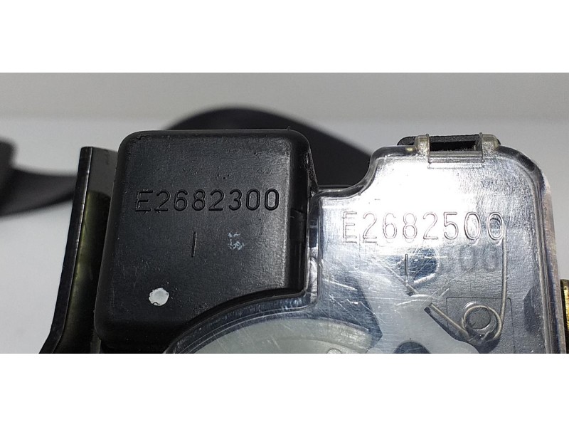 Recambio de cinturon seguridad delantero derecho para ford mustang gt cabrio referencia OEM IAM 4.6I 62098 