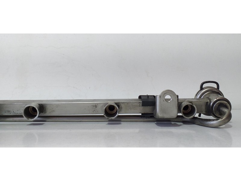 Recambio de rampa inyectora para audi a3 (8l) 1.8 ambiente referencia OEM IAM APG 70739 