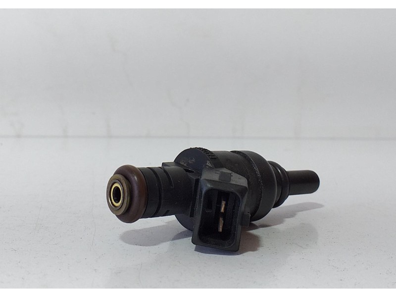 Recambio de inyector para audi a3 (8l) 1.8 ambiente referencia OEM IAM 06A906031D 70741 