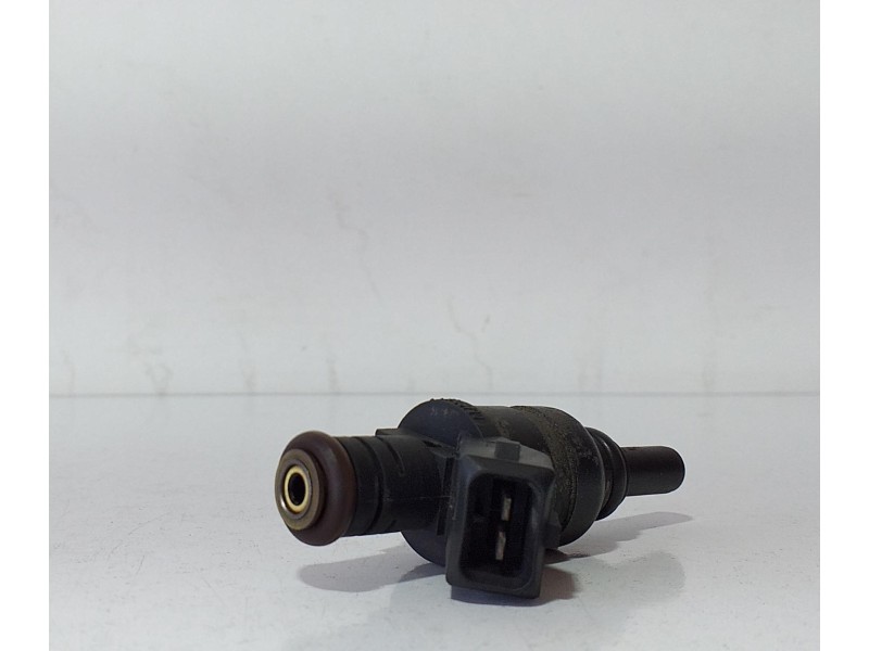 Recambio de inyector para audi a3 (8l) 1.8 ambiente referencia OEM IAM 06A906031D 70743 