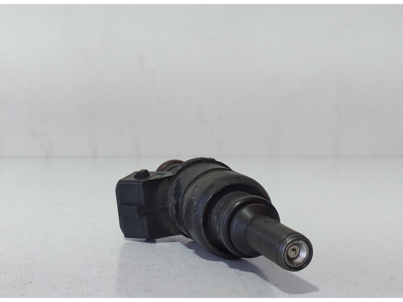 Recambio de inyector para audi a3 (8l) 1.8 ambiente referencia OEM IAM 06A906031D 70743 