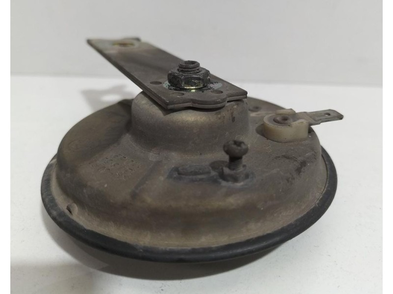 Recambio de claxon para mitsubishi montero (v60/v70) 3.2 di-d instyle (5-ptas.) referencia OEM IAM KM80F1 79197 