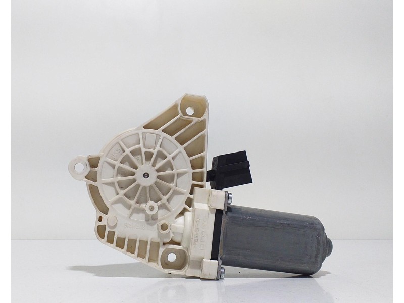 Recambio de motor elevalunas delantero izquierdo para mercedes-benz clase a (w169) a 180 cdi a-edition referencia OEM IAM A16982 Recambio de motor elevalunas delantero izquierdo para mercedes-benz clase a (w169) a 180 cdi a-edition referencia OEM IAM A16982