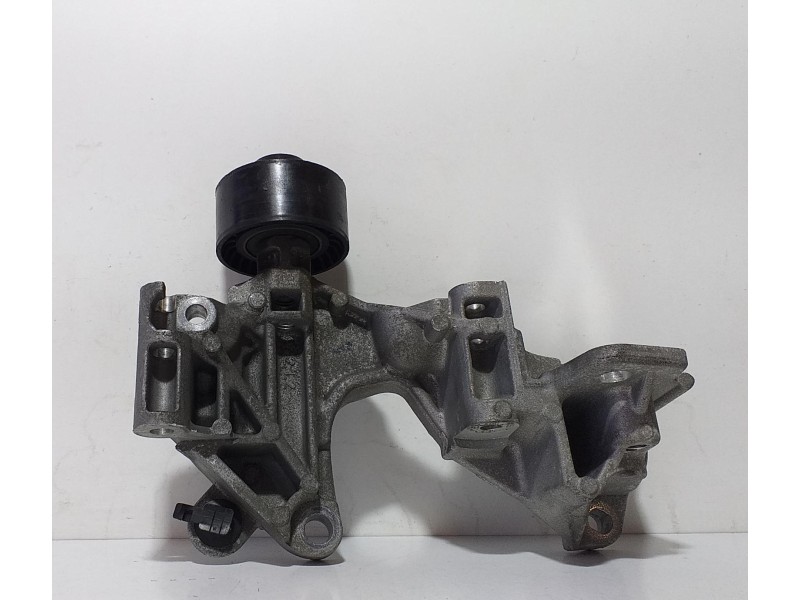 Recambio de soporte alternador para smart forfour basis (52kw) (453.042) referencia OEM IAM 117107055R 70758 R