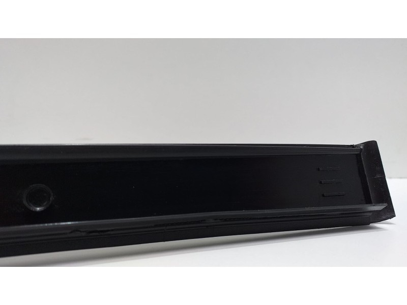 Recambio de molduras delanteras para mercedes-benz clase r (w251) 500 l 4matic (251.172) referencia OEM IAM A2516905062 50633 