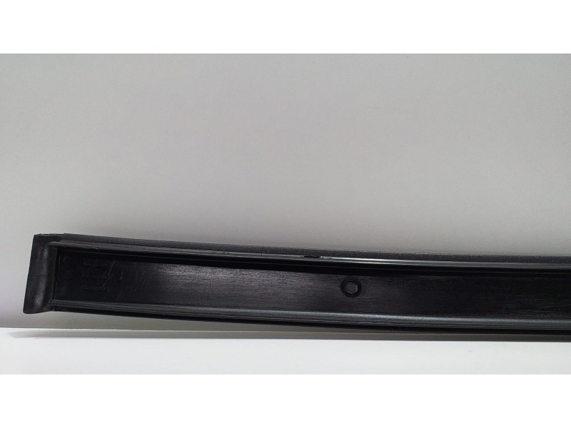 Recambio de molduras delanteras para mercedes-benz clase r (w251) 500 l 4matic (251.172) referencia OEM IAM A2516905062 50633 