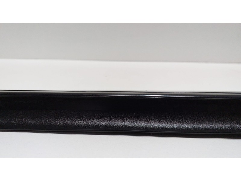 Recambio de molduras delanteras para mercedes-benz clase r (w251) 500 l 4matic (251.172) referencia OEM IAM A2516905062 50633 