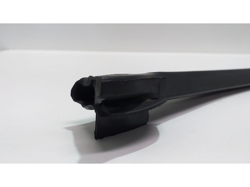 Recambio de goma contorno para mercedes-benz clase r (w251) 500 l 4matic (251.172) referencia OEM IAM A2518890198 50635 