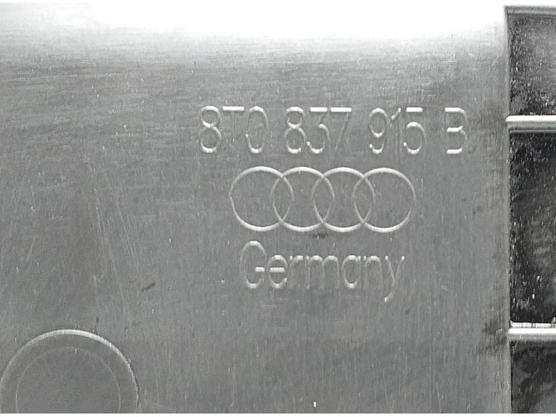 Recambio de molduras delanteras para audi a5 coupe (8t) 3.2 fsi referencia OEM IAM 8T0837915B 50660 