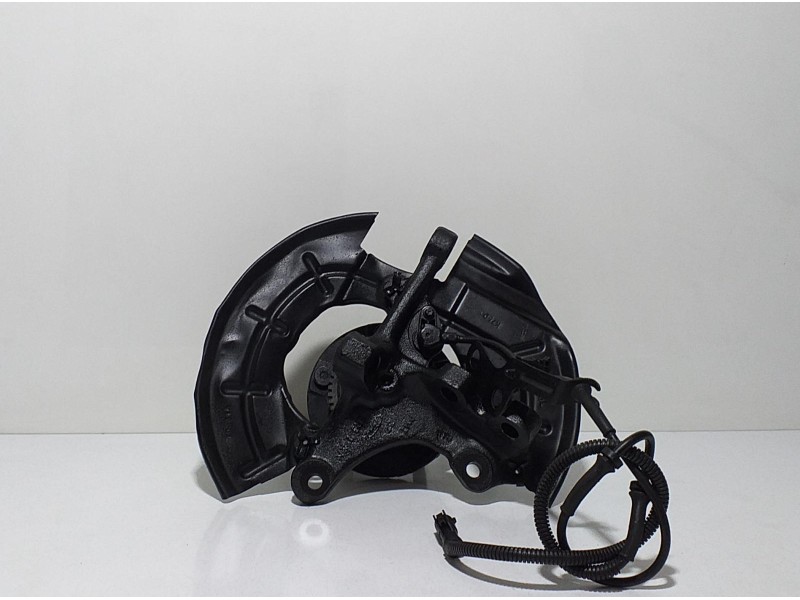 Recambio de mangueta delantera derecha para ford mustang gt cabrio referencia OEM IAM 4.6I 62187 