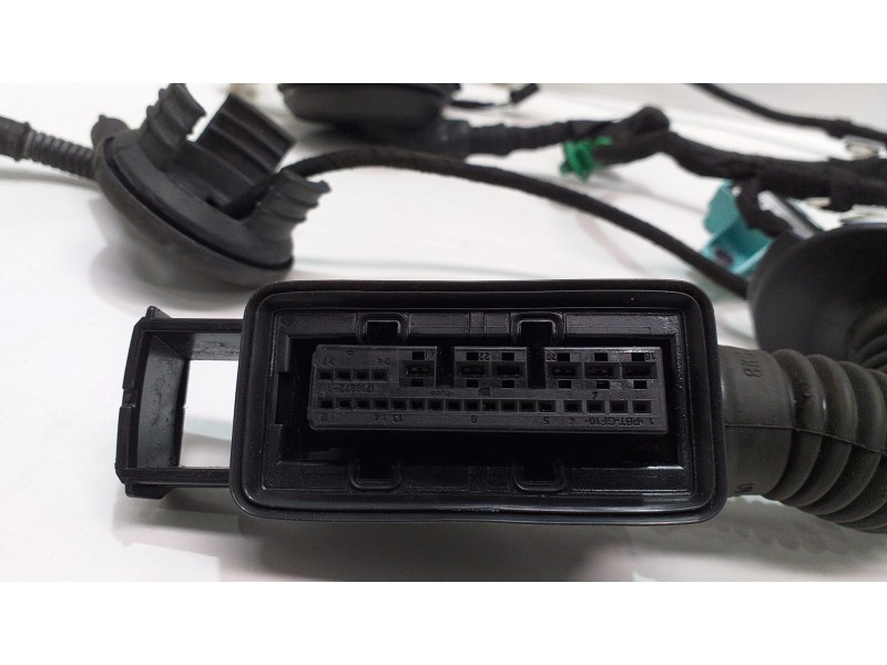 Recambio de puerta delantera derecha para audi a5 coupe (8t) 3.2 fsi referencia OEM IAM 8T0971030A 50666 