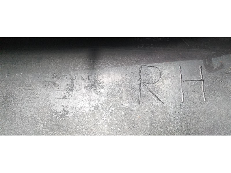 Recambio de estribo para ford mustang gt cabrio referencia OEM IAM XR336310154 62207 