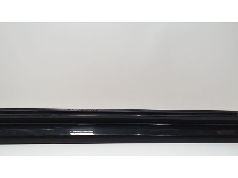 Recambio de estribo para ford mustang gt cabrio referencia OEM IAM XR336310154 62207 