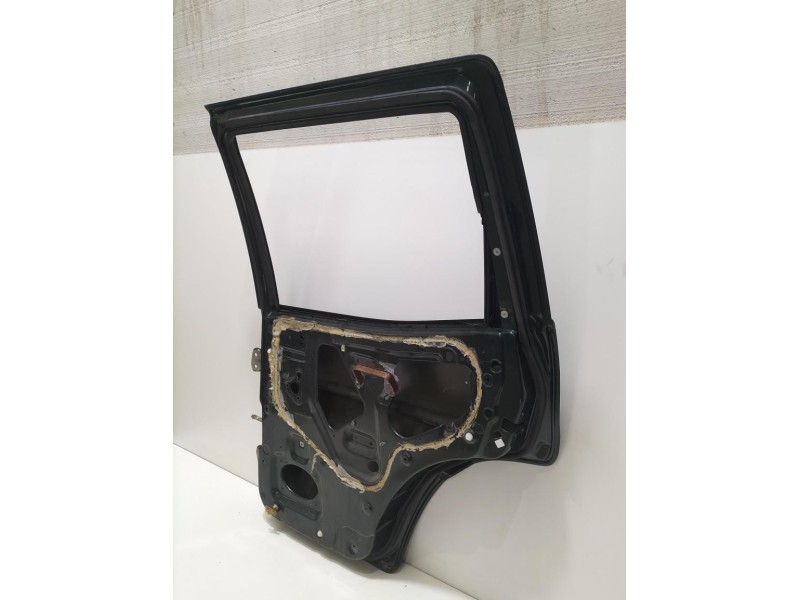 Recambio de puerta trasera derecha para nissan terrano/terrano.ii (r20) comfort referencia OEM IAM TD27TI 79247 